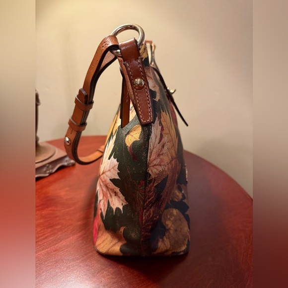 Dooney & Bourke Rare Limited Edition Maple Leaf Shoulder Bag 🍁 - Picture 3 of 7